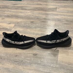 adidas Yeezy Boost 350 V2 'Oreo'